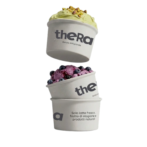 Torre de envases de helado coloridos